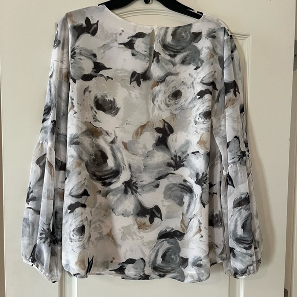 Calvin Klein Women's Floral Blouse - Black and Gray size Medium to Large - Picture 3 of 13